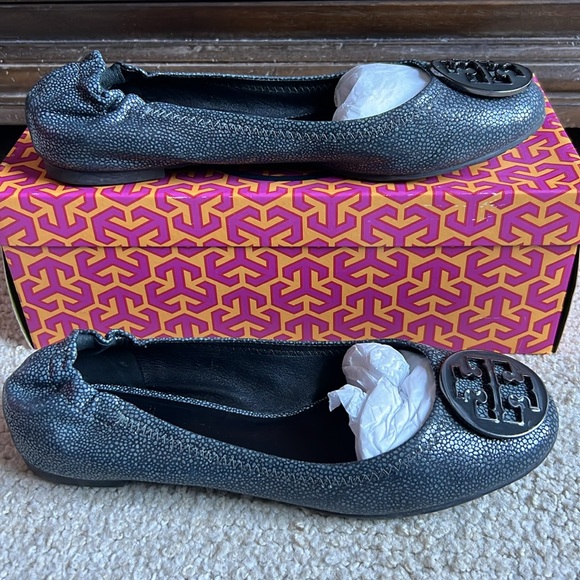 Tory Burch REVA ballet flat. - Picture 2 of 8